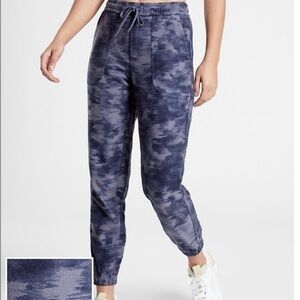 Athleta Blue Printed Jogger Pants